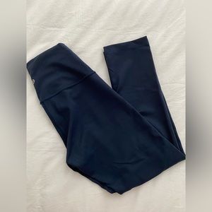 SOLD Lululemon Wunder Train HR 21” crop legging